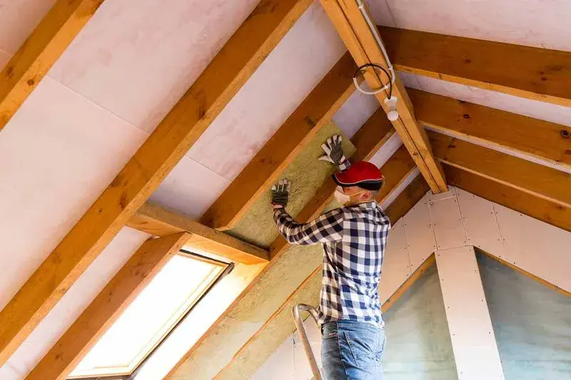 HOW TO CHOOSE THE RIGHT INSULATION FOR YOUR HOME
