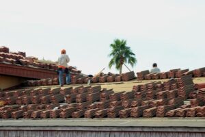 Right Roofing Contractor for Shingle Repairs