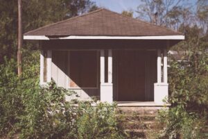 What to Expect When Replacing Your Wood Shake Roof